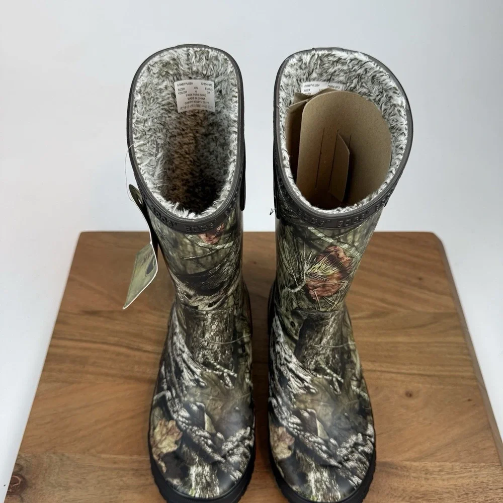 New NIB Big Kids Childrens Bogs Rainboot Plush Mossy Oak Waterproof Boots Sz 4 Y